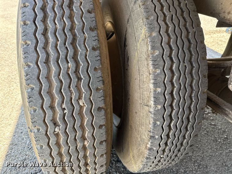 image for item DS3724 1992 Monon MA3-00-ST-48W dry van trailer