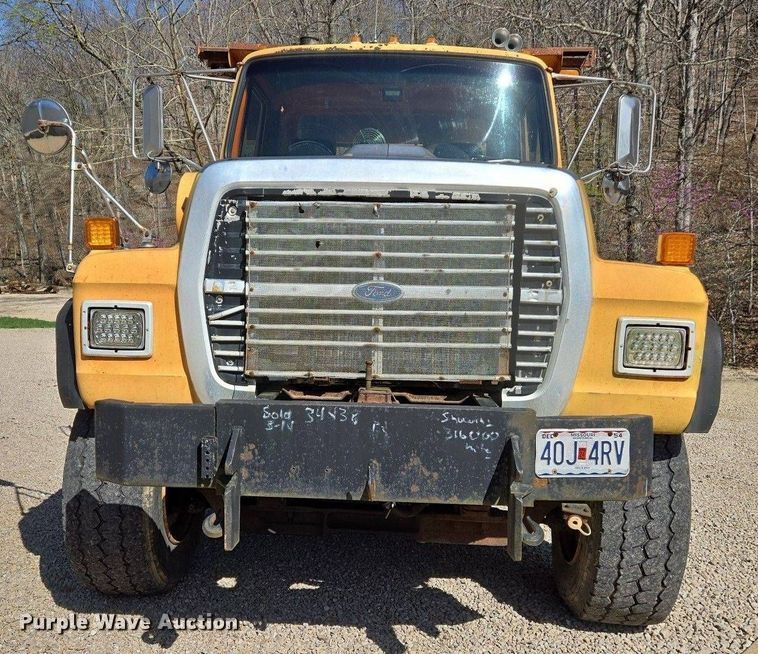 image for item DS5377 1991 Ford L9000 flatbed truck