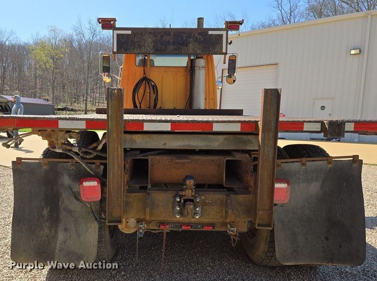 image for item DS5377 1991 Ford L9000 flatbed truck