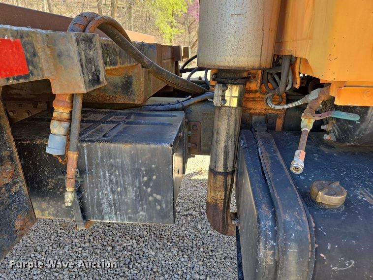 image for item DS5377 1991 Ford L9000 flatbed truck