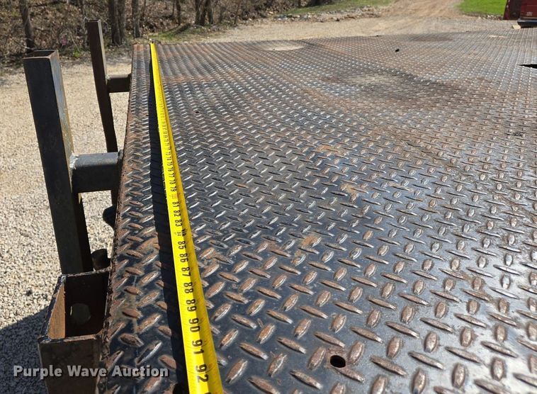 image for item DS5377 1991 Ford L9000 flatbed truck