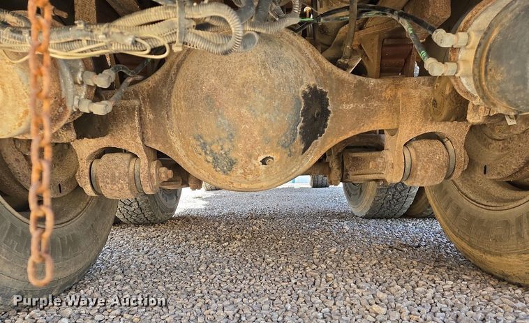 image for item DS5377 1991 Ford L9000 flatbed truck