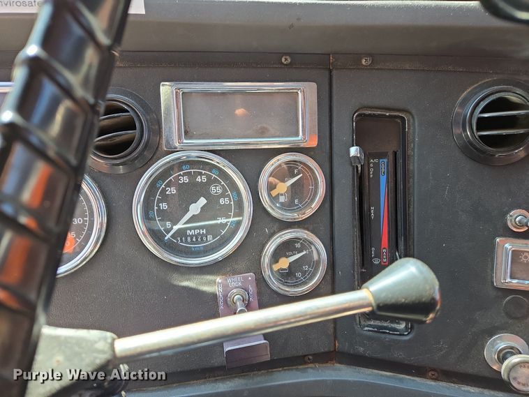 image for item DS5377 1991 Ford L9000 flatbed truck