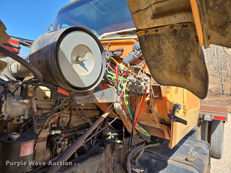 image for item DS5377 1991 Ford L9000 flatbed truck