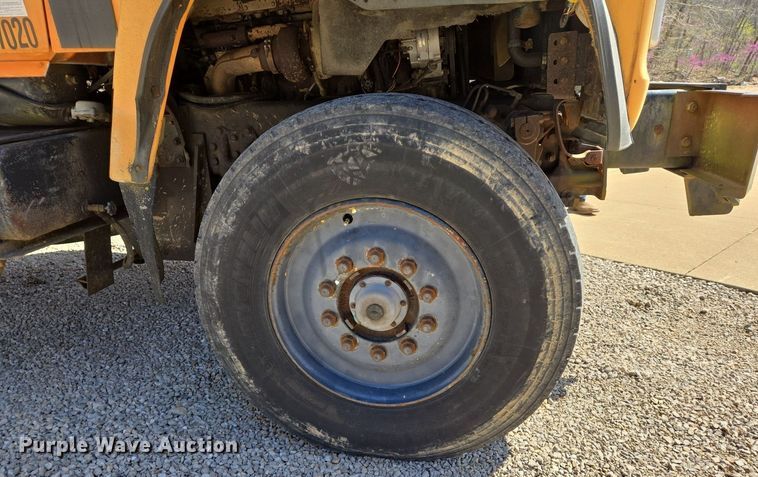 image for item DS5377 1991 Ford L9000 flatbed truck