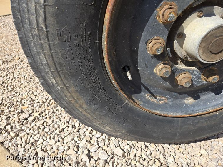 image for item DS5377 1991 Ford L9000 flatbed truck