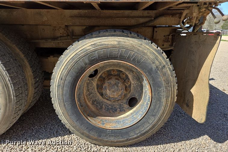 image for item DS5377 1991 Ford L9000 flatbed truck