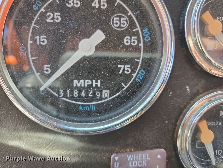 image for item DS5377 1991 Ford L9000 flatbed truck