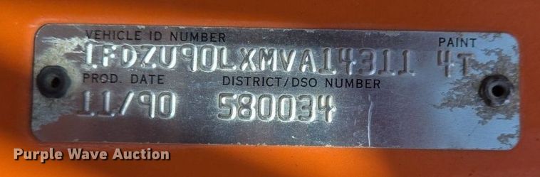 image for item DS5377 1991 Ford L9000 flatbed truck