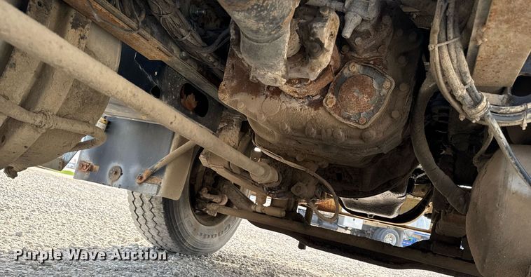 image for item DT0687 1993 Mack CH613 truck cab and chassis