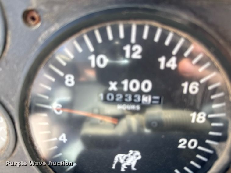 image for item DT0687 1993 Mack CH613 truck cab and chassis