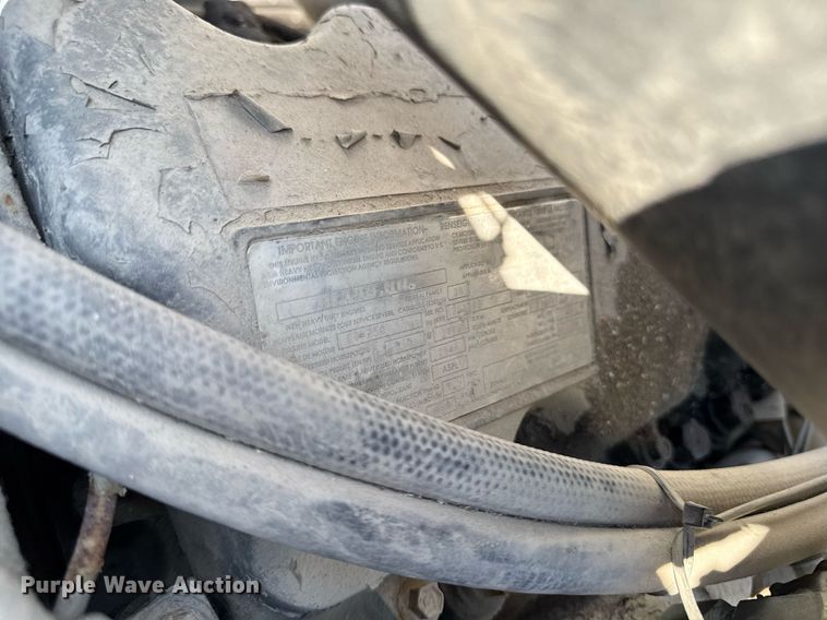 image for item DT0687 1993 Mack CH613 truck cab and chassis