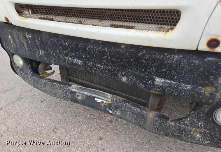 image for item DT4784 2006 Freightliner CL120 semi truck