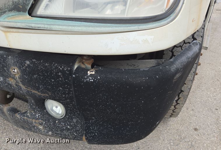 image for item DT4784 2006 Freightliner CL120 semi truck