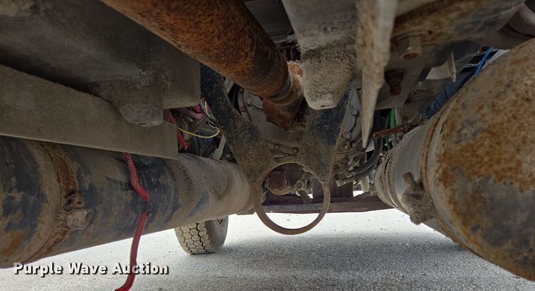 image for item DT4784 2006 Freightliner CL120 semi truck