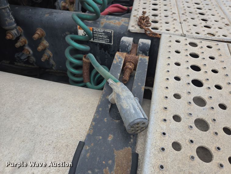 image for item DT4784 2006 Freightliner CL120 semi truck