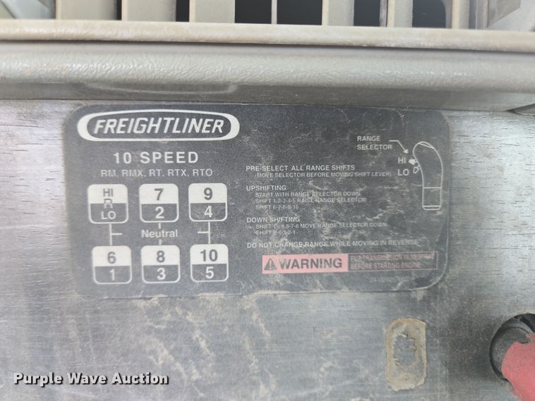 image for item DT4784 2006 Freightliner CL120 semi truck