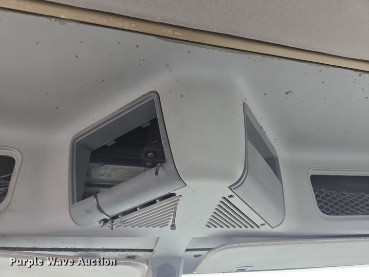 image for item DT4784 2006 Freightliner CL120 semi truck