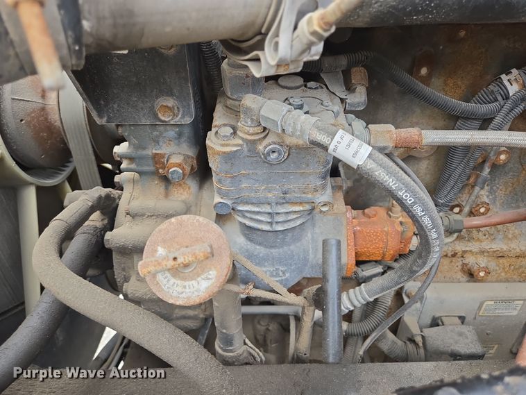 image for item DT4784 2006 Freightliner CL120 semi truck