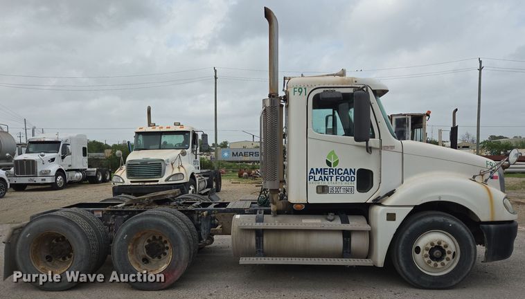 image for item DT4785 2007 Freightliner CL120 semi truck