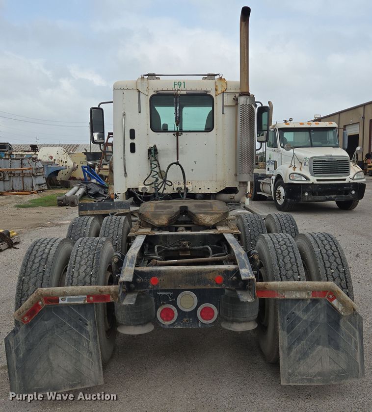 image for item DT4785 2007 Freightliner CL120 semi truck