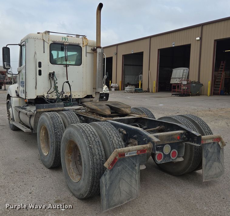 image for item DT4785 2007 Freightliner CL120 semi truck