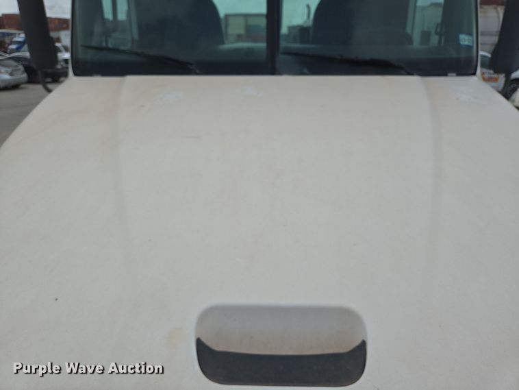 image for item DT4785 2007 Freightliner CL120 semi truck