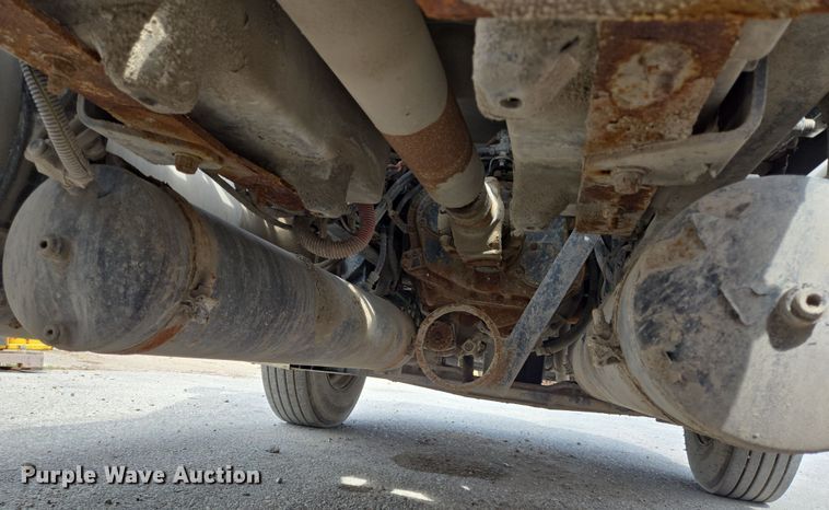 image for item DT4785 2007 Freightliner CL120 semi truck