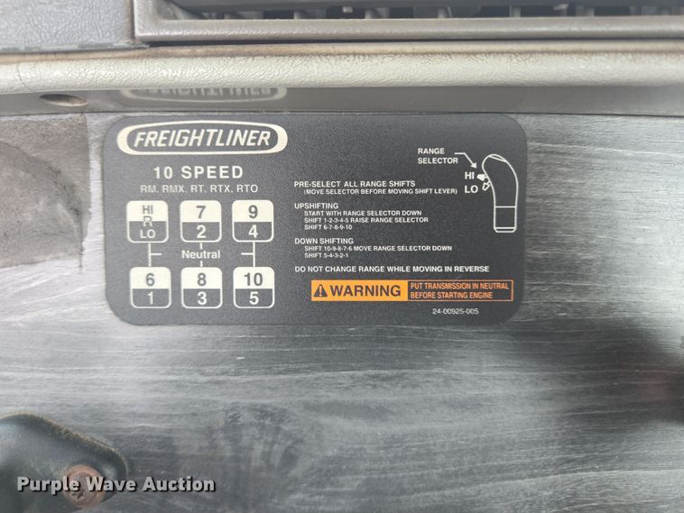 image for item DT4785 2007 Freightliner CL120 semi truck