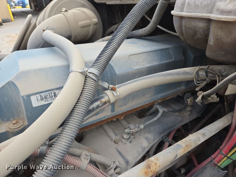 image for item DT4785 2007 Freightliner CL120 semi truck