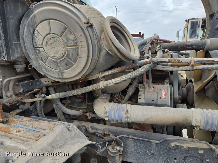 image for item DT4785 2007 Freightliner CL120 semi truck