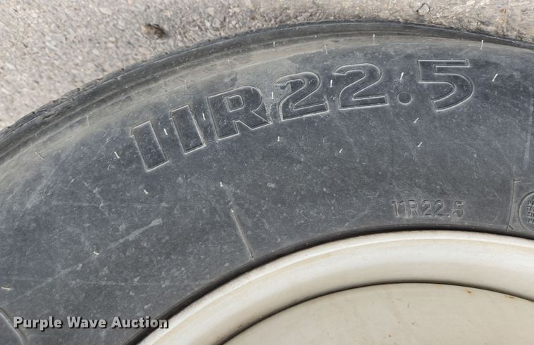 image for item DT4785 2007 Freightliner CL120 semi truck