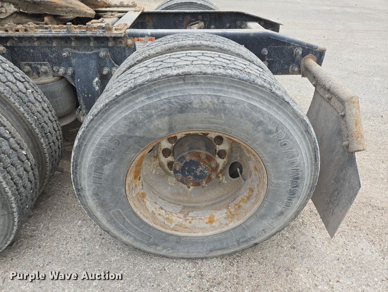 image for item DT4785 2007 Freightliner CL120 semi truck