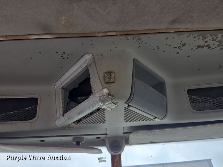 image for item DT4786 2005 Freightliner CL120 semi truck