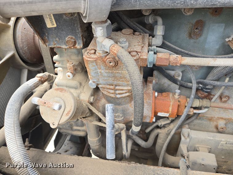 image for item DT4786 2005 Freightliner CL120 semi truck