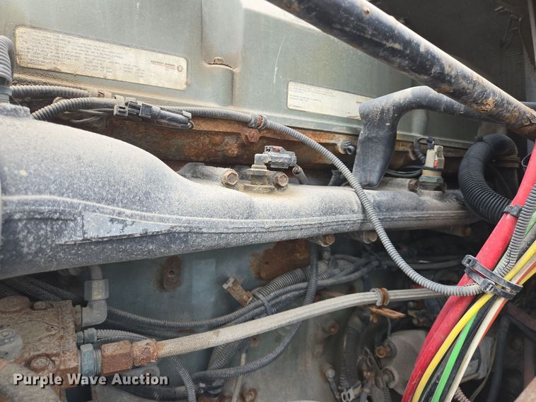 image for item DT4786 2005 Freightliner CL120 semi truck