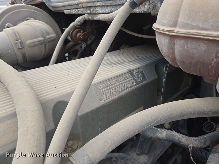 image for item DT4786 2005 Freightliner CL120 semi truck