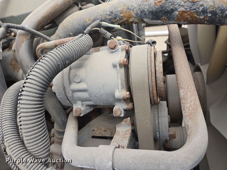 image for item DT4786 2005 Freightliner CL120 semi truck