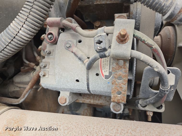 image for item DT4786 2005 Freightliner CL120 semi truck