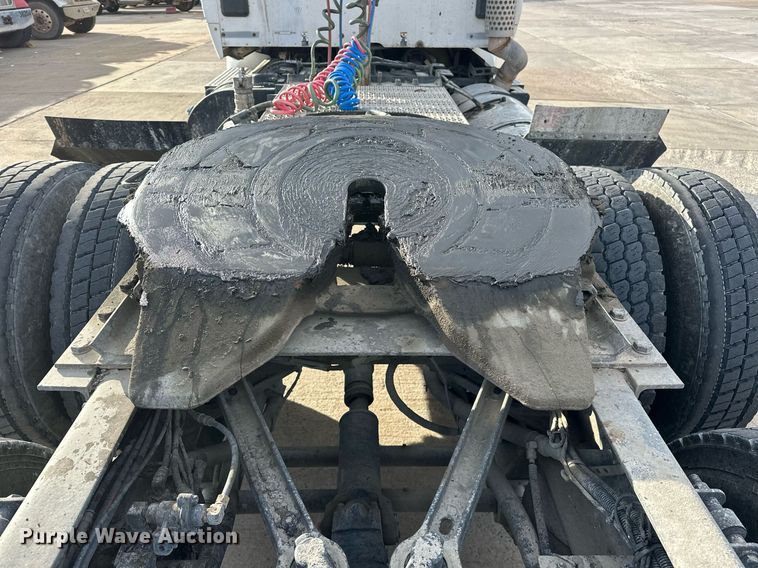 image for item DT6515 2018 Kenworth T880 semi truck