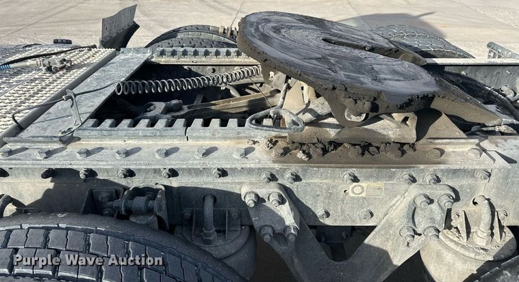 image for item DT6515 2018 Kenworth T880 semi truck