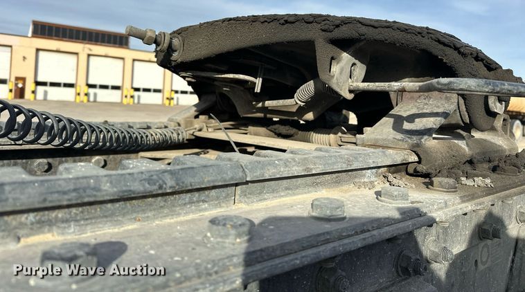 image for item DT6515 2018 Kenworth T880 semi truck