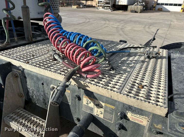 image for item DT6515 2018 Kenworth T880 semi truck