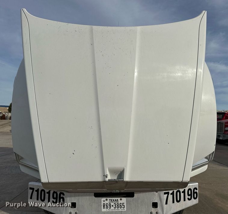 image for item DT6515 2018 Kenworth T880 semi truck