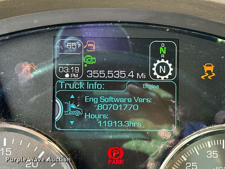 image for item DT6515 2018 Kenworth T880 semi truck
