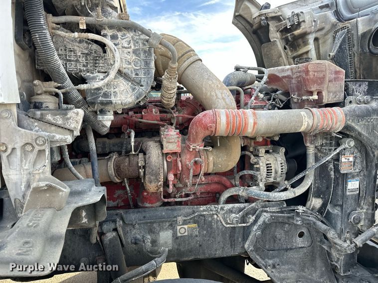 image for item DT6515 2018 Kenworth T880 semi truck