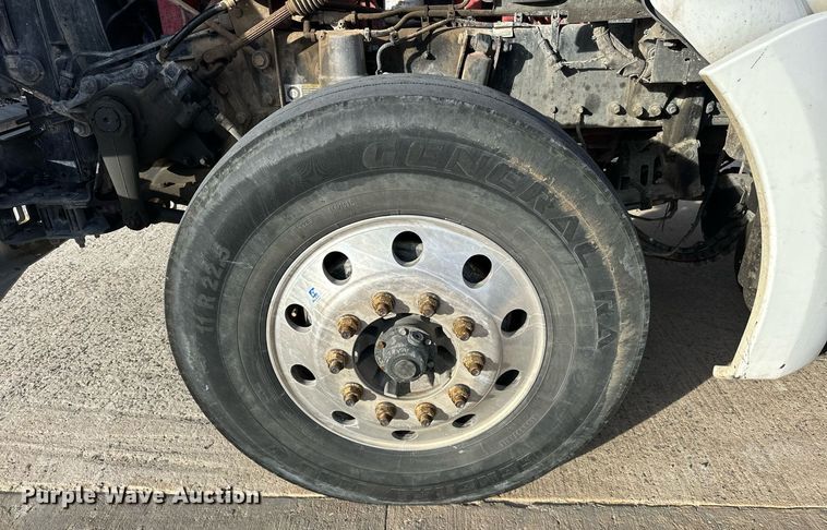 image for item DT6515 2018 Kenworth T880 semi truck