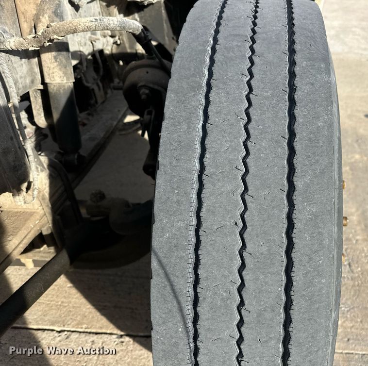 image for item DT6515 2018 Kenworth T880 semi truck