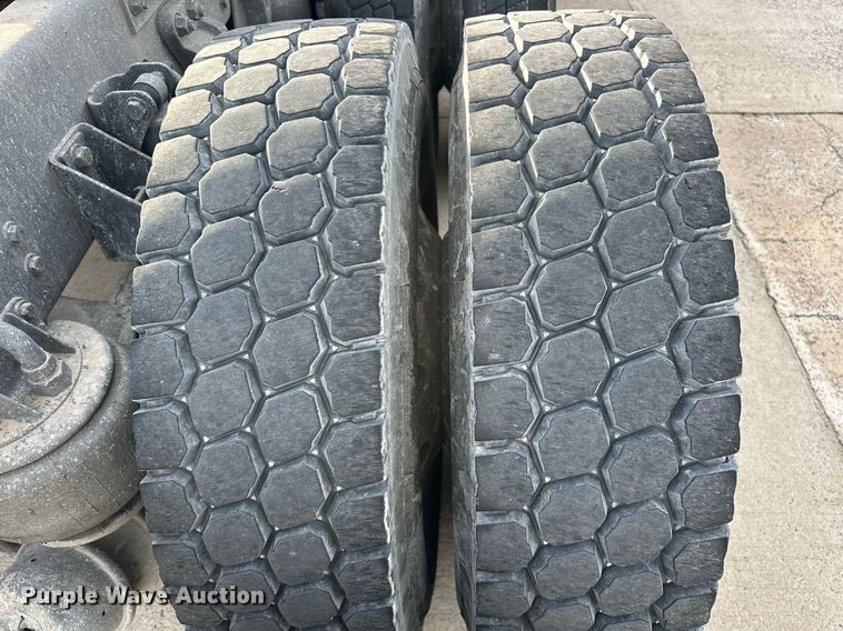 image for item DT6515 2018 Kenworth T880 semi truck