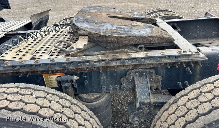 image for item DU3435 2017 Volvo VN semi truck